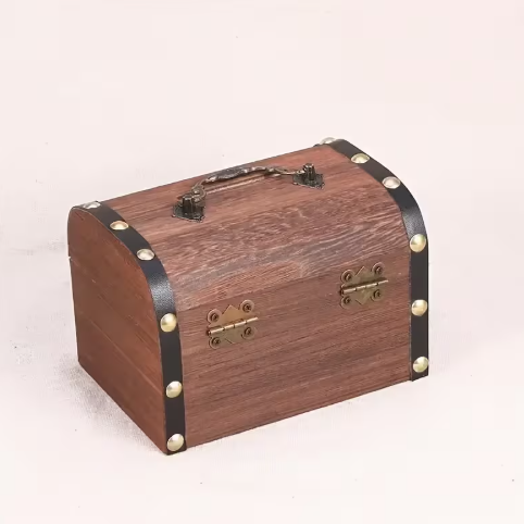 Дрвена касица 14.5x10.5x10 cm са катанцем!