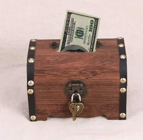 Дрвена касица 14.5x10.5x10 cm са катанцем!